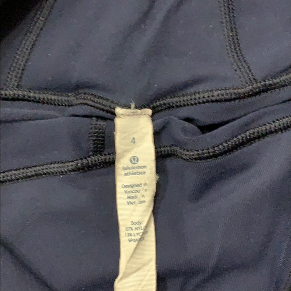 Lululemon - Picture 3 of 3
